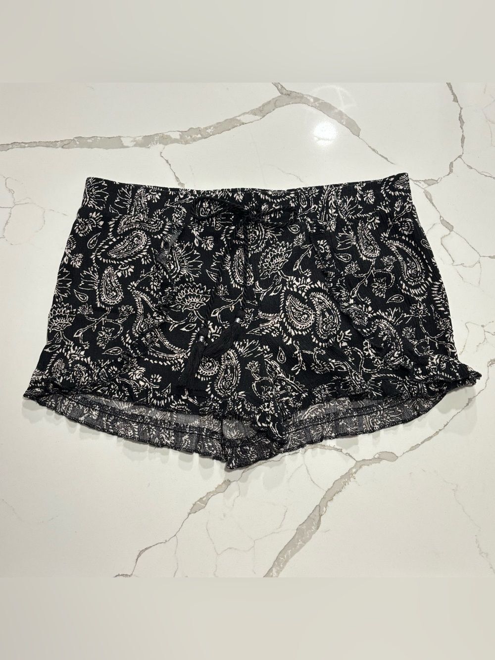 Mudd Black White Paisley High-Waist Women's Shorts Ruffles Drawstring Women’s M